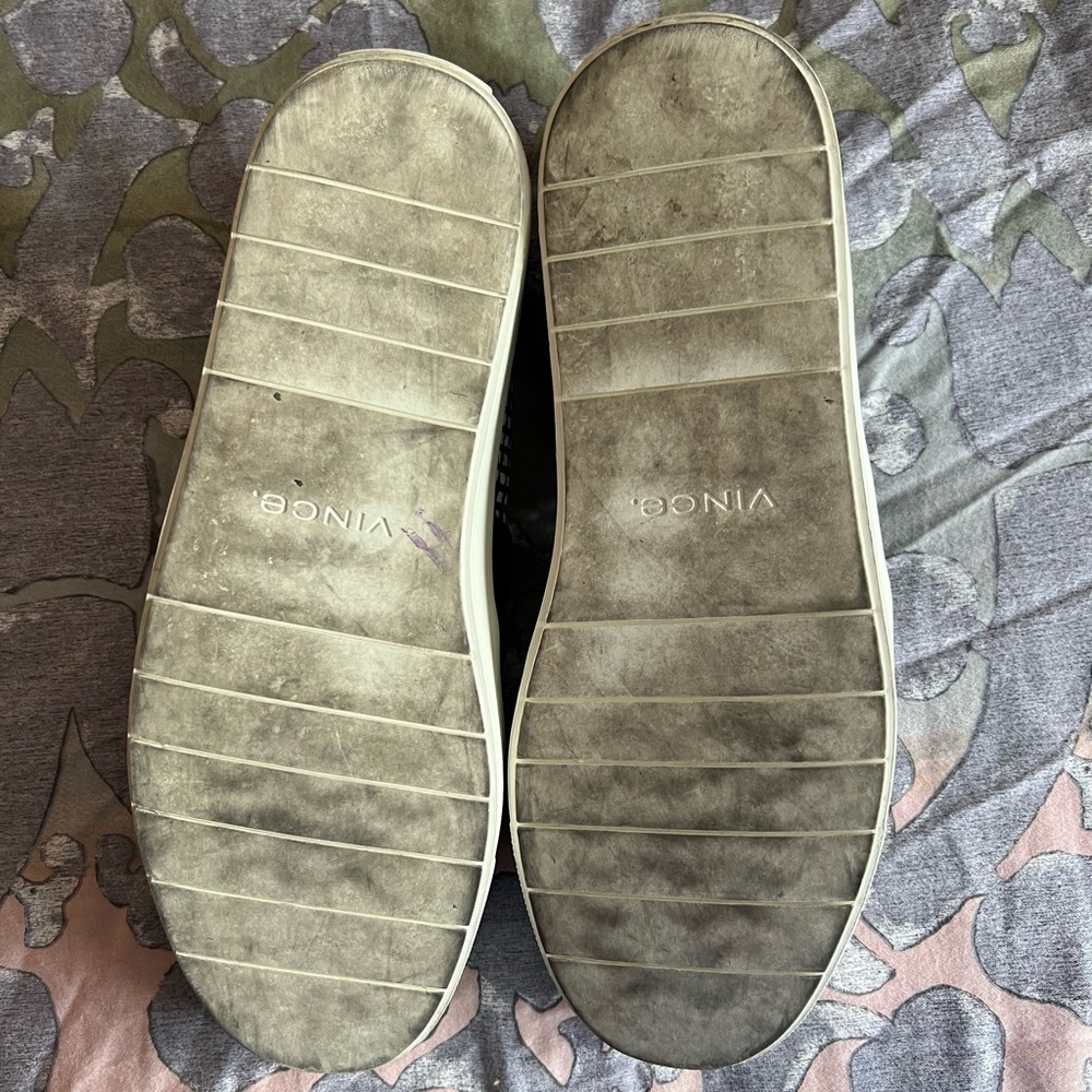 VINCE Slip Ons - Picture 3 of 7
